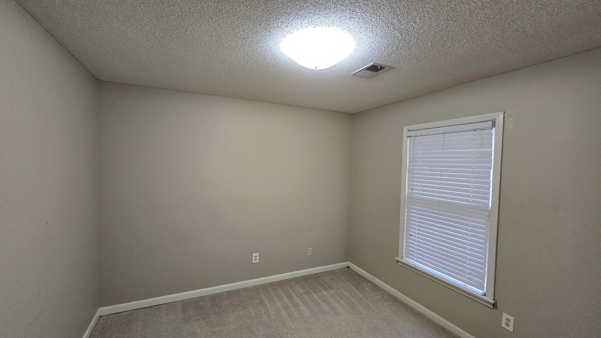 Building Photo - 1388 Hardwood Trl