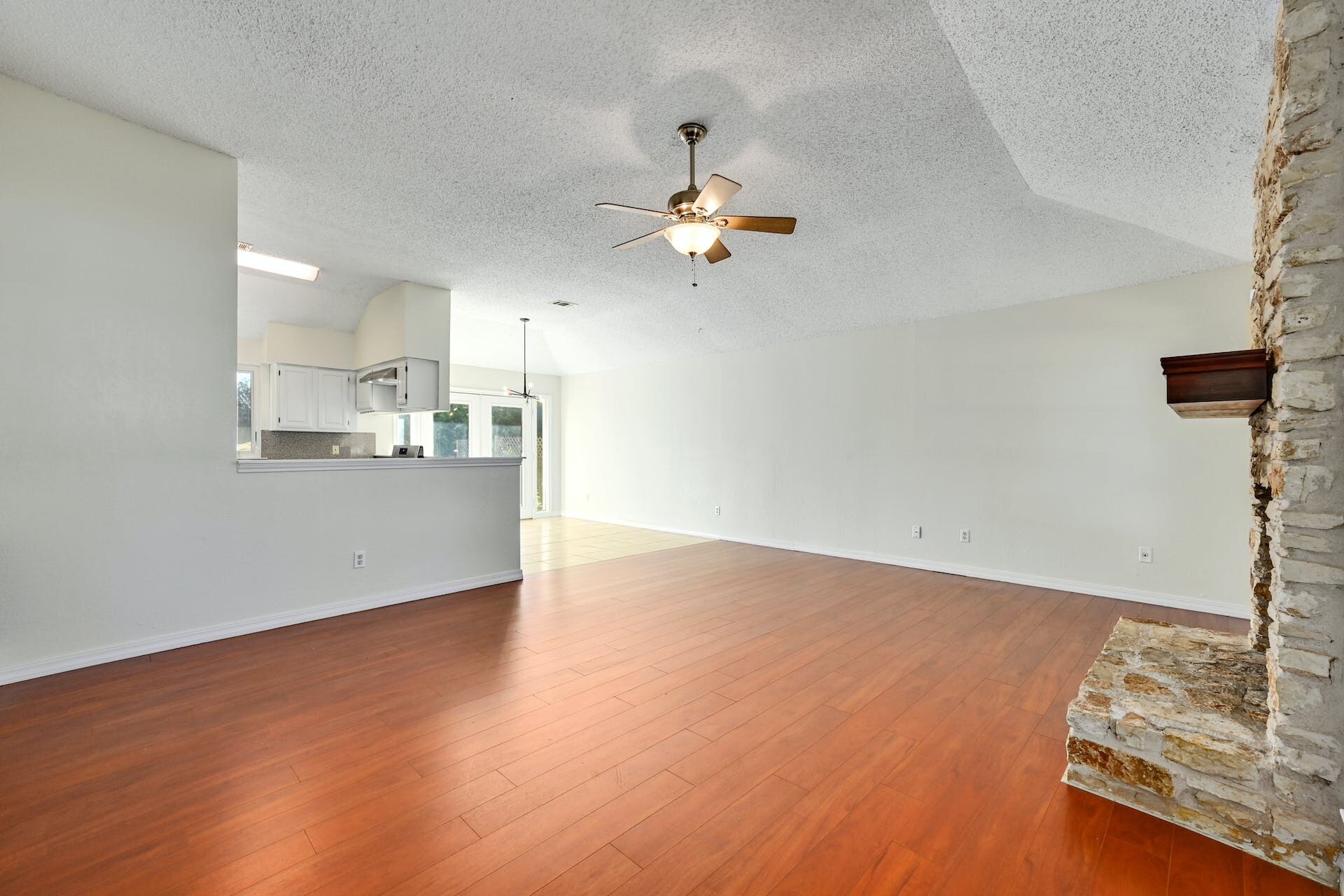 Building Photo - 2504 Spring Wagon Ln