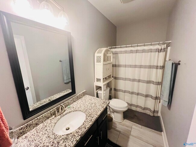 Building Photo - 17123 Stonegate Dr