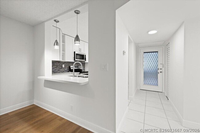 Building Photo - 3000 NW 42nd Ave