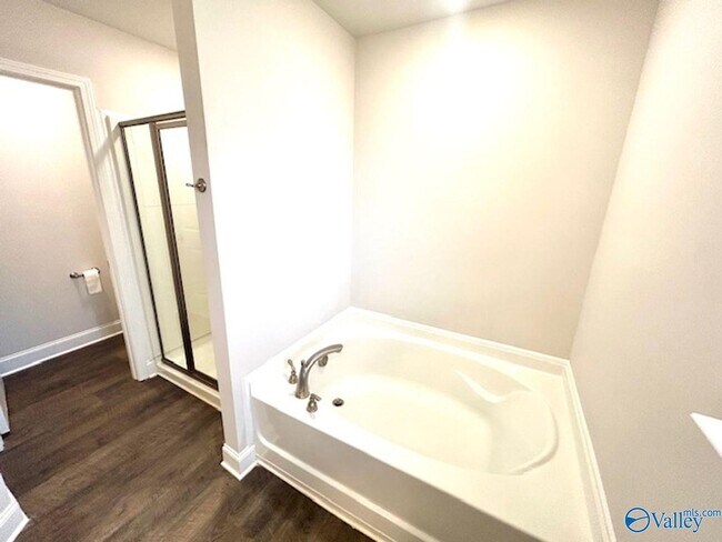 Building Photo - 14254 Wildflower Dr
