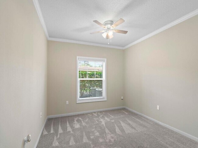 Building Photo - 5095 Fairways Cir