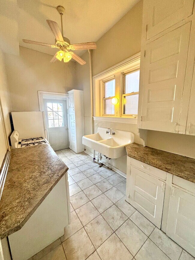 Building Photo - 241 N Queen St