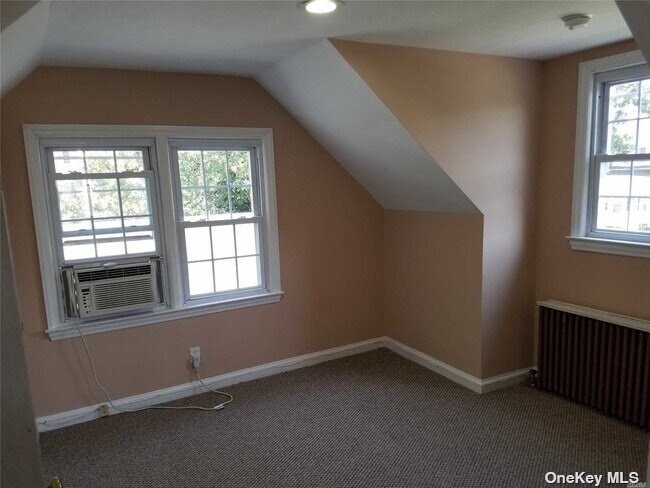 Building Photo - 24 Linhurst Pl