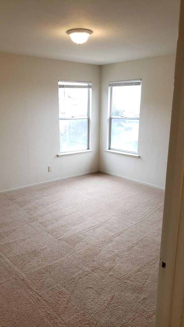 Building Photo - 5125 Panama Ave