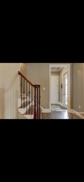 Building Photo - 505 N Montauban Dr