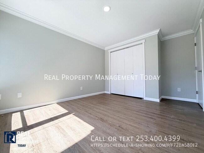 Building Photo - 1111 SW 148th St