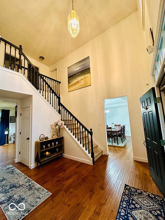 Building Photo - 5273 Ivy Hill Dr