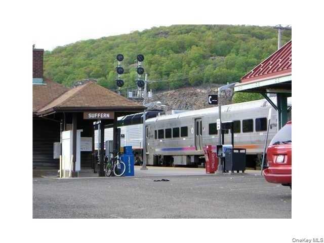 Building Photo - 18 Pavilion Ridge Way
