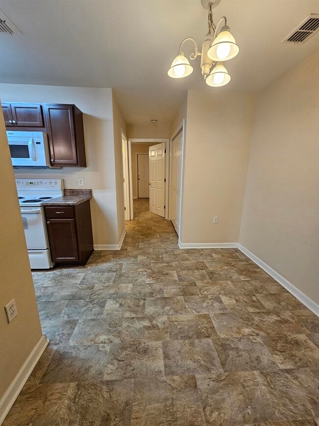 Building Photo - 2738 W Tharpe St