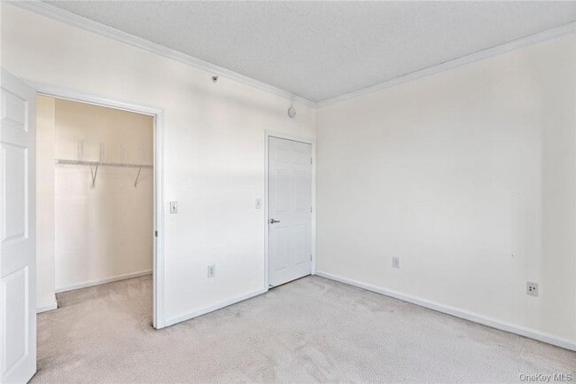 Building Photo - 300 Mamaroneck Ave