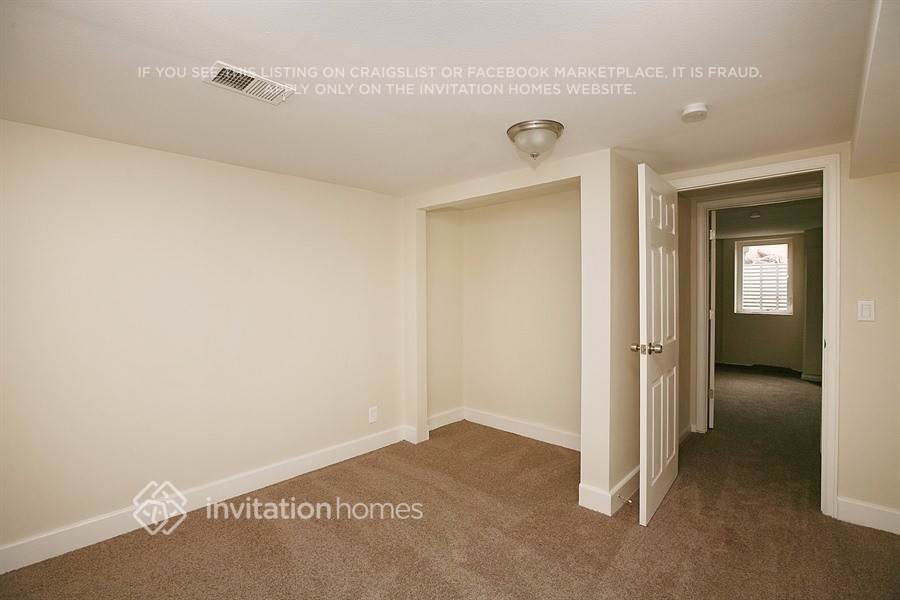 Building Photo - 1740 W Crestline Dr