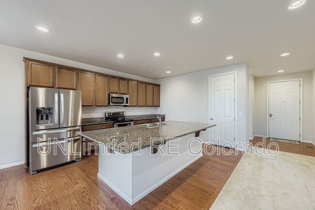 Building Photo - 6782 Petunia Pl