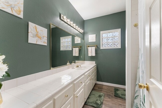 Building Photo - 13942 Longstreet Rd