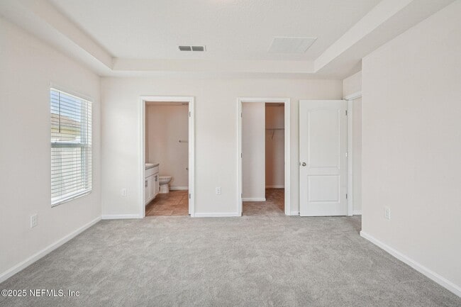 Building Photo - 633 Seville Pkwy
