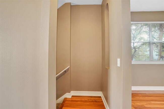 Building Photo - 7100 Sunset Way