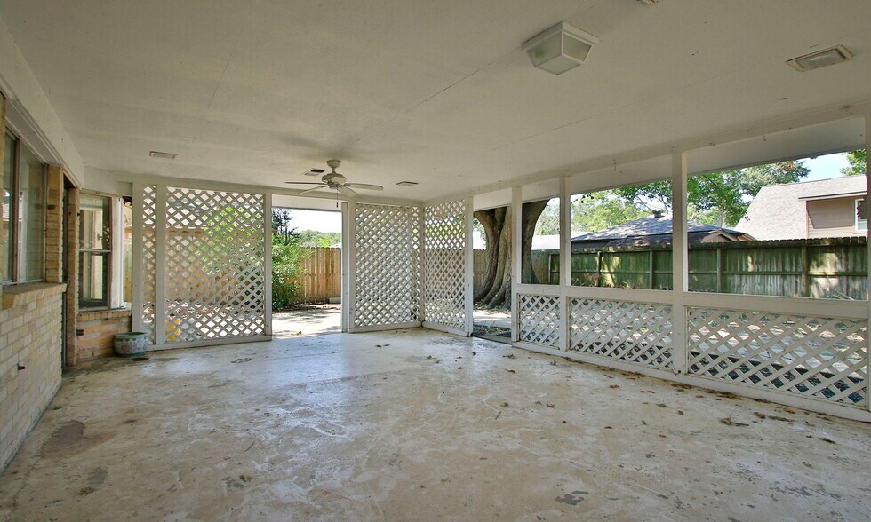 Building Photo - 21306 Park Run Drive