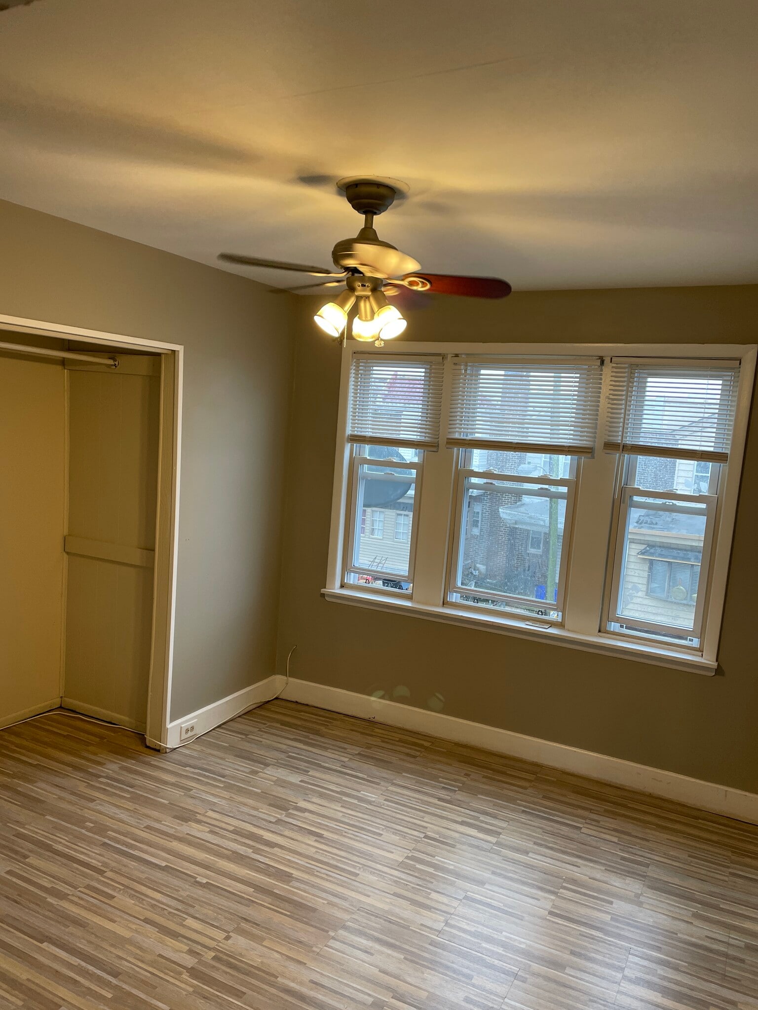 Building Photo - 2435 S Milan St