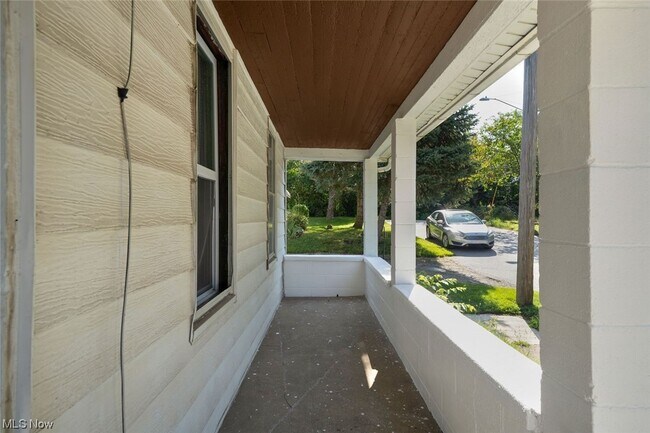 Building Photo - 7507 Batavia Ave