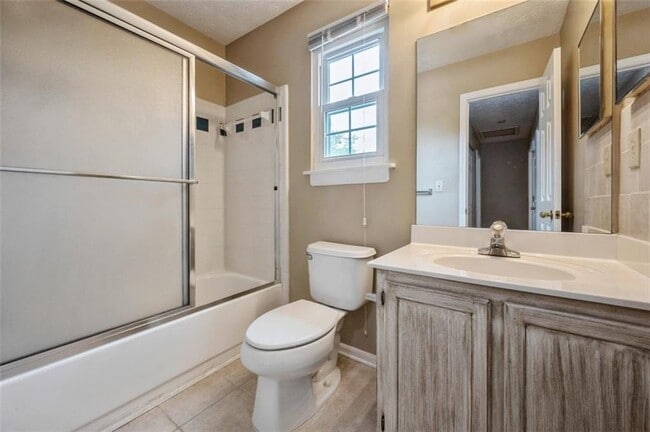 Building Photo - 3635 Darwin Pl