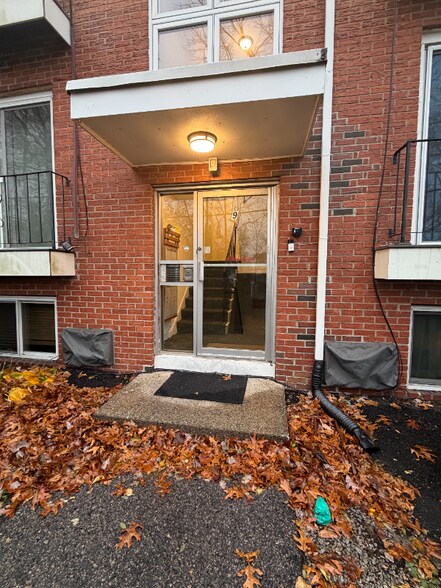 Building Photo - 9 Endicott St