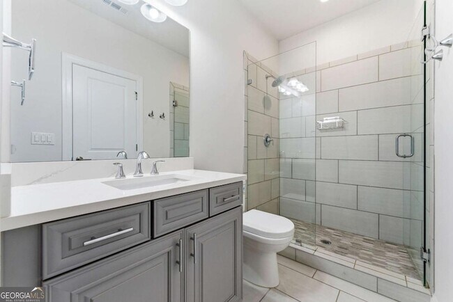 Building Photo - 2025 Abbey Rd