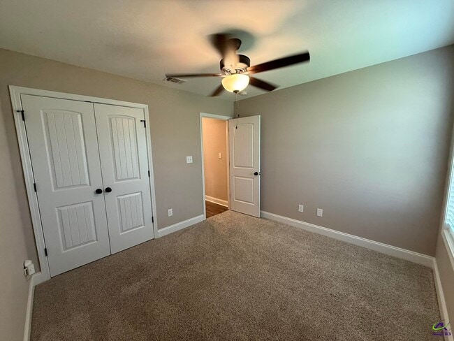 Building Photo - 313 Creek Ridge Dr