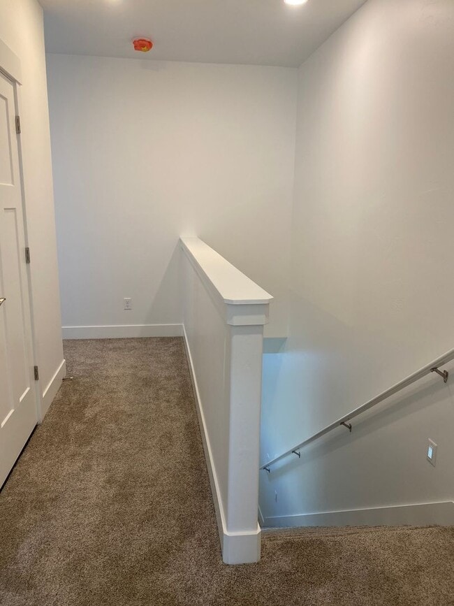 Building Photo - 3 BED, 2.5 BATH TOWNHOME IN SUGAR CITY WITH THE HOA and INTERNET INCLUDED!!