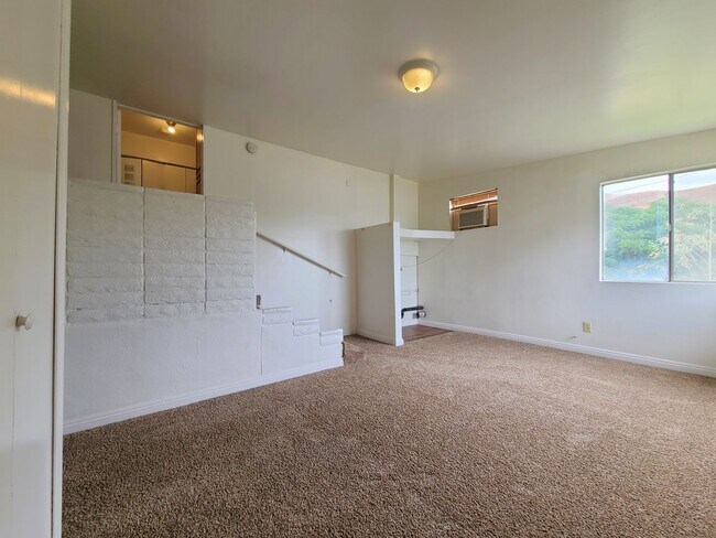 Building Photo - 1349 Fairview Ln