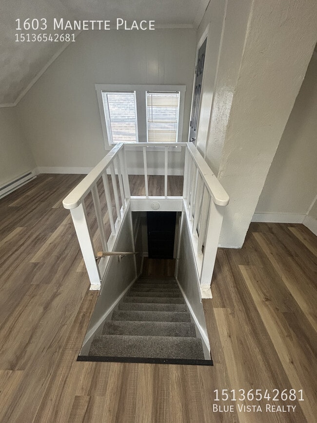 Building Photo - 1603 Manette Pl