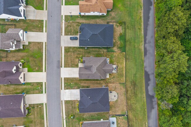 Building Photo - 832 Jersey Dr