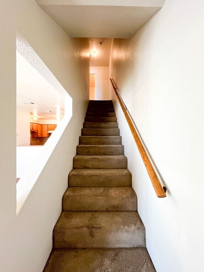 Building Photo - 4000 Doraine Ct