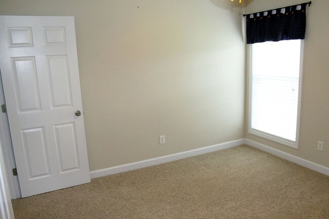 Building Photo - 113 Stonehedge Dr