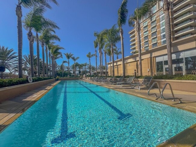 Building Photo - 5068 Scholarship