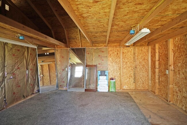 Building Photo - Beautiful 4 bedroom rental in Puckett West!