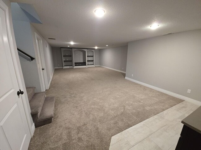 Building Photo - Spacious 5 Bedroom • 3 Bathroom Home in US...
