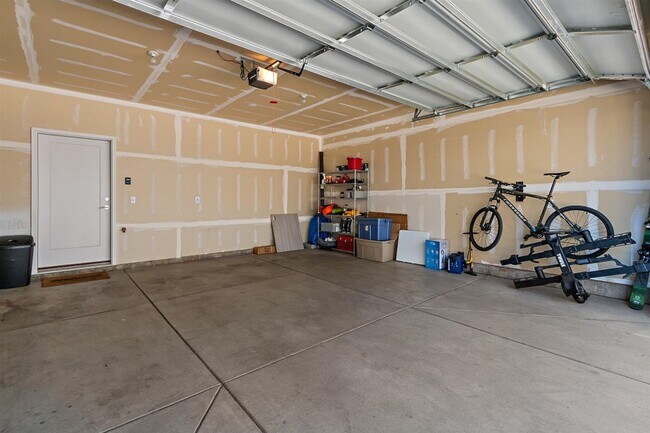 Garage - 2 Car - 3462 Albion St