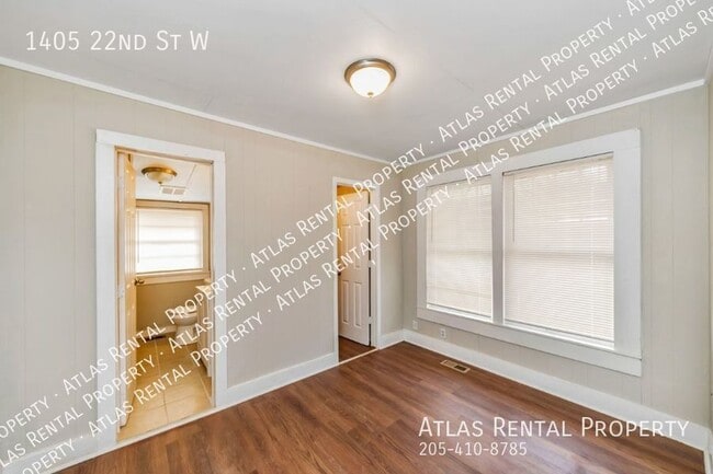 Building Photo - 1405 22nd St W