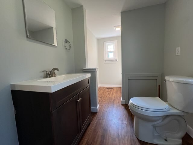 Bath - 2710 E Beecher St