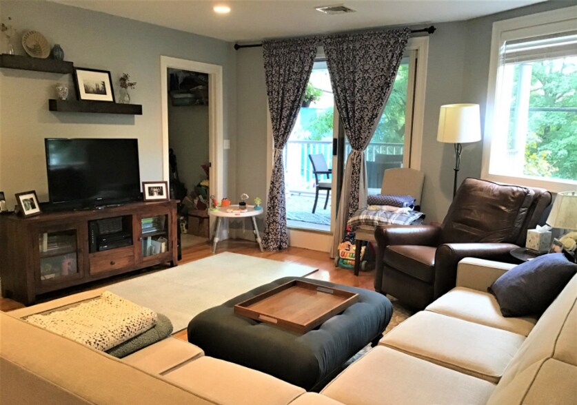 Building Photo - 60 Magnolia Ave