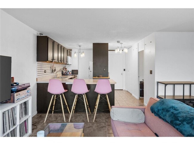 Building Photo - 15 S 1st St