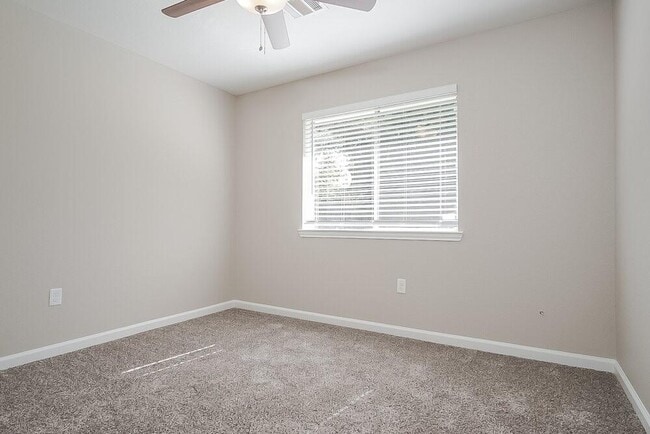 Building Photo - 2631 Dawn Star Dr