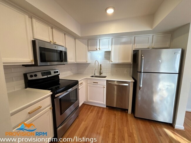 Building Photo - 1618 Bishop Rd