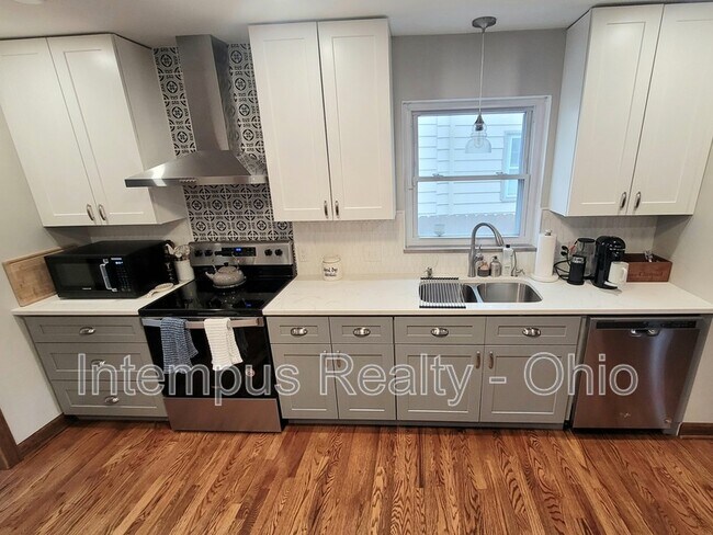 Building Photo - 3128 Ellis Pl