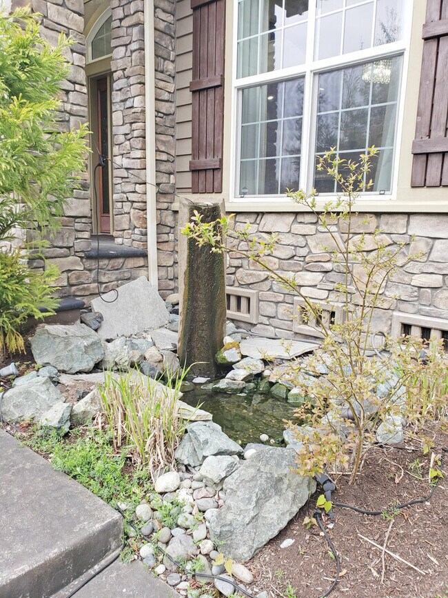 Building Photo - 4812 Beaver Pond Dr S