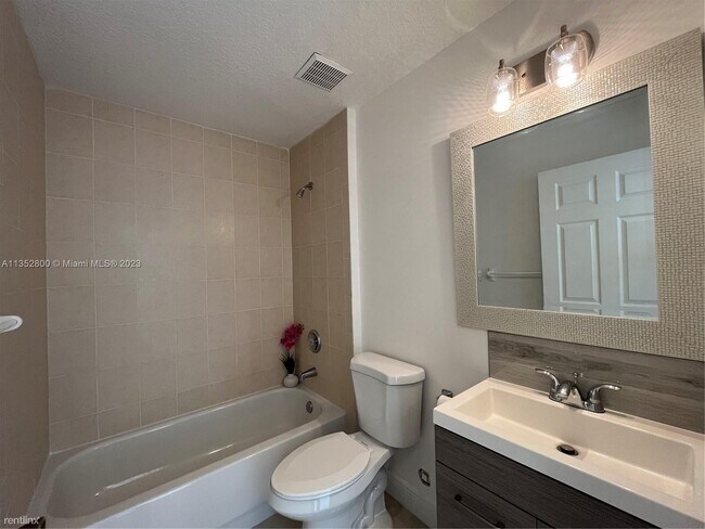 Building Photo - 3 br, 3 bath House - 4941 Tradewinds Ter #...