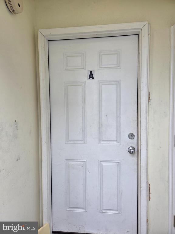 Building Photo - 15 W Plumstead Ave