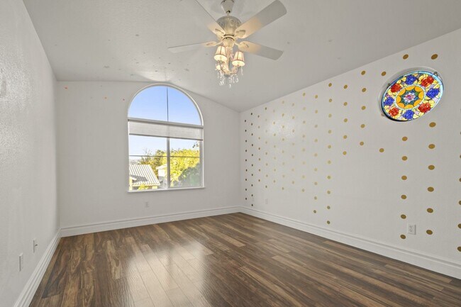 Building Photo - Welcome Home to Fall in Love with This Stu...