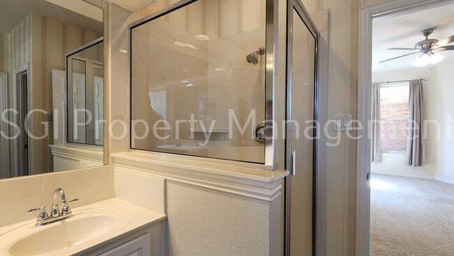 Building Photo - 329 Parkhurst Ln