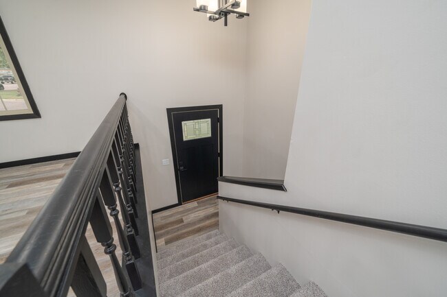 Building Photo - 408 Maple St